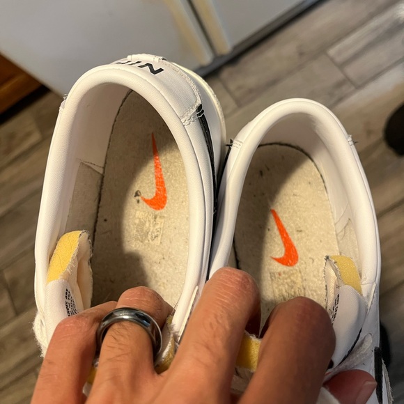 Men’s low top nikes - Picture 5 of 5